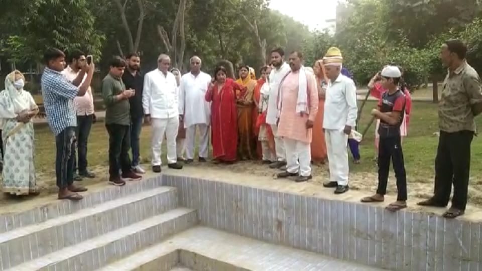 Mayor Asha Sharma got furious when she saw the dirt on Chhath Ghat