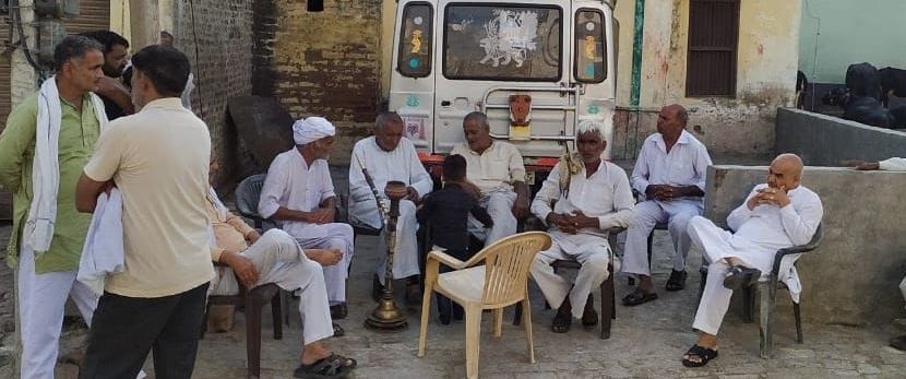 Neck competition between four candidates in Guliana