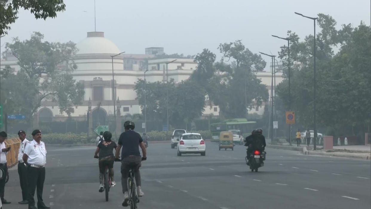 Delhi NCR AQI Today Delhi Air Quality Index Crossed 350 GRAP s third level implemented in Delhi