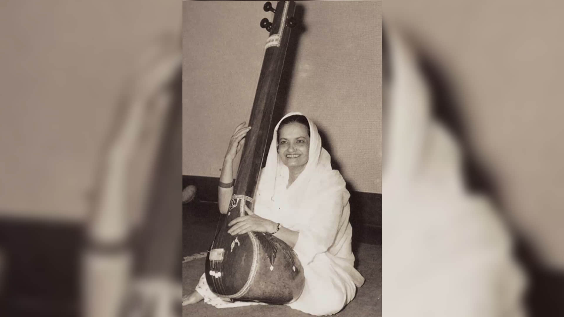 Begum Akhtar Death Anniversary Special Know Unknown facts about Singers love life struggle and career