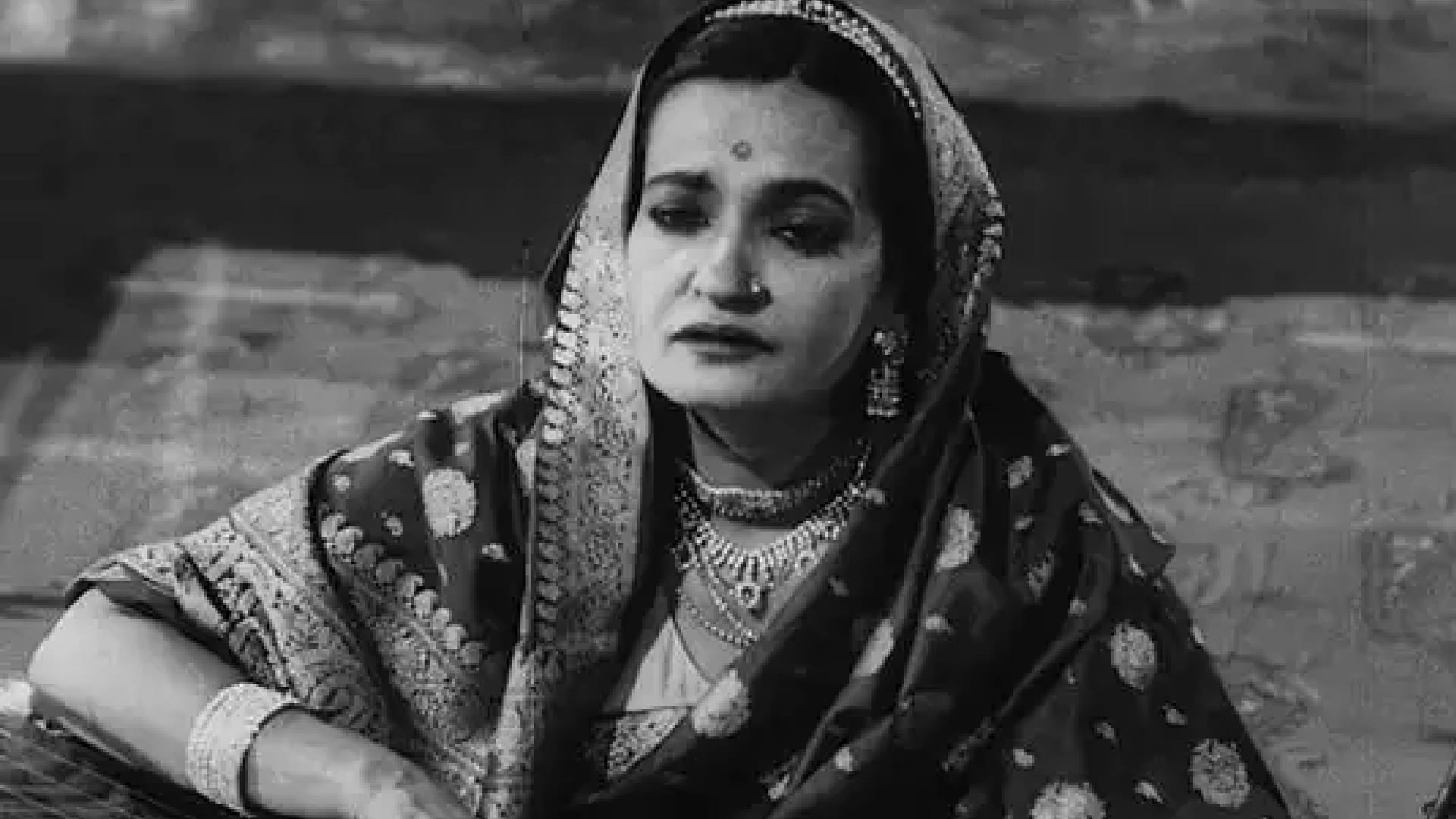 Begum Akhtar Death Anniversary interesting facts about Akhtari Bai Faizabadi known as Mallika-e-Ghazal