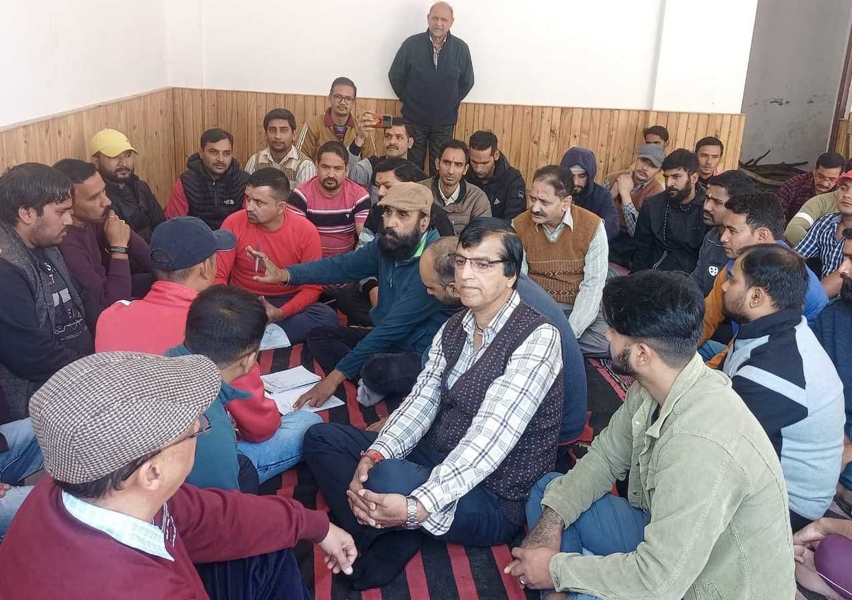 Vyapar Mandal said no Outsider Feriwala will enter in Bageshwar