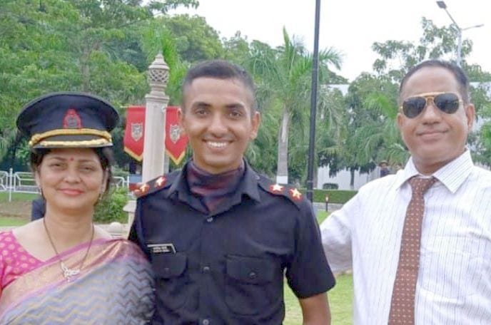 Karthik became a lieutenant in the Indian Army