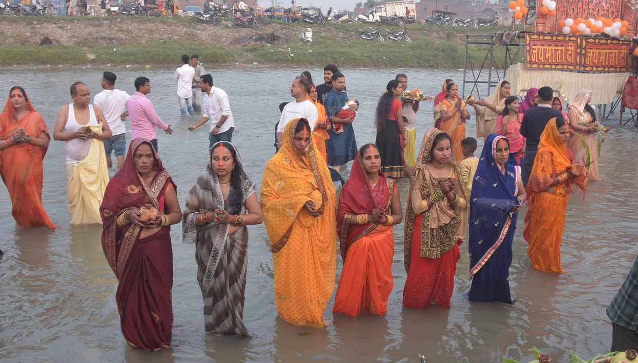 Flood of faith, devotees offered Arghya to the setting sun