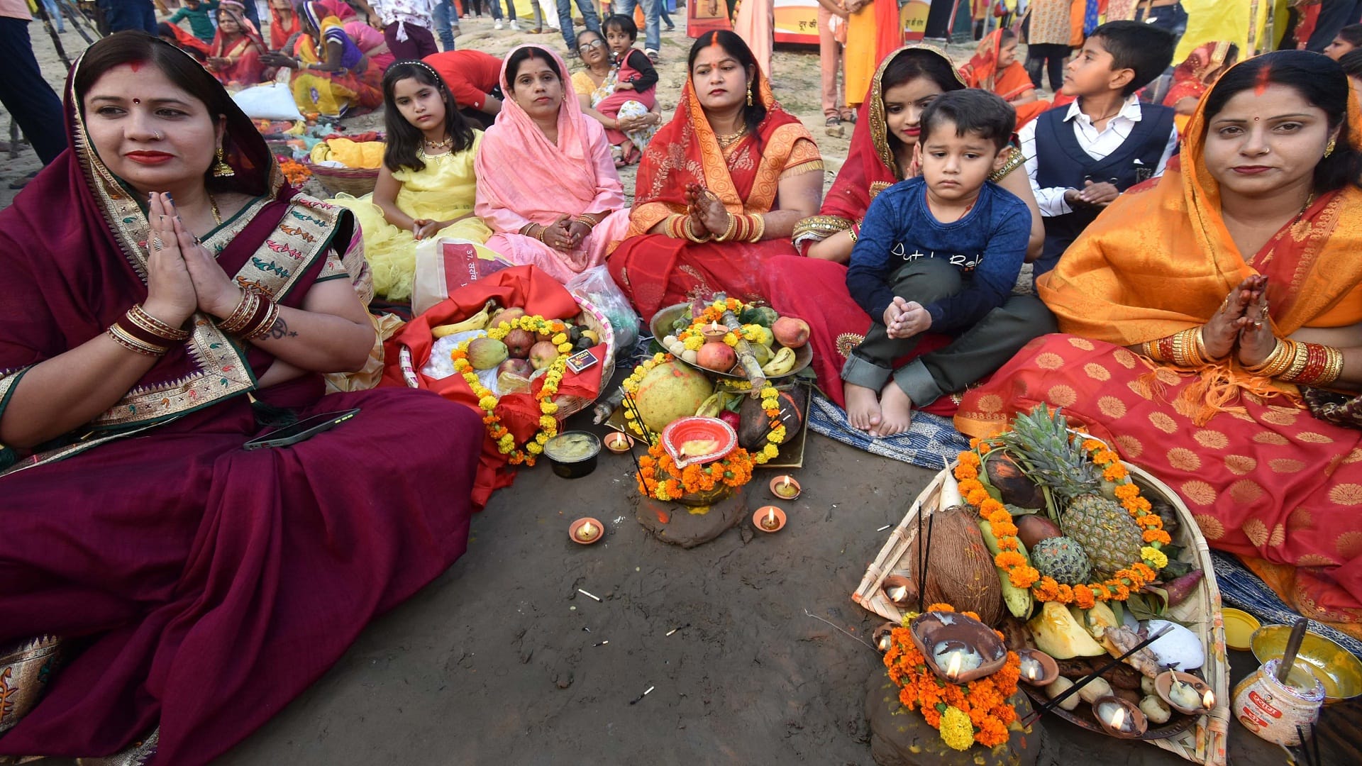 Chhath Puja 2022 worship the sun at the Sangam first Arghya to the rising sun