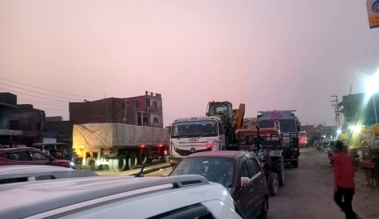 police,SDM,car,jaam,gt road