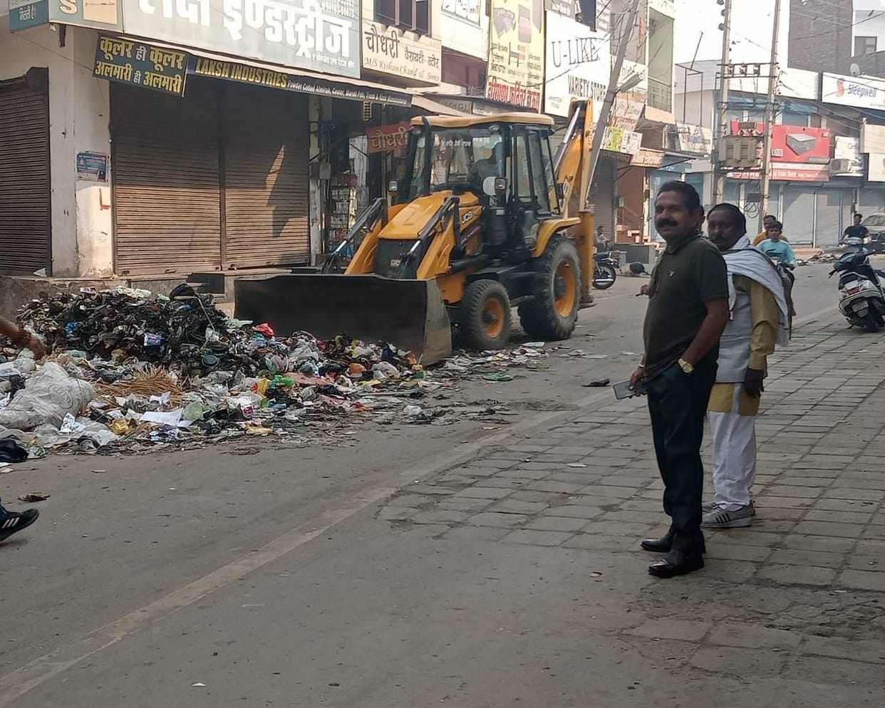 Municipal Council lifts 340 tonnes of garbage by installing two bulldozers, regular cleaning to begin from today