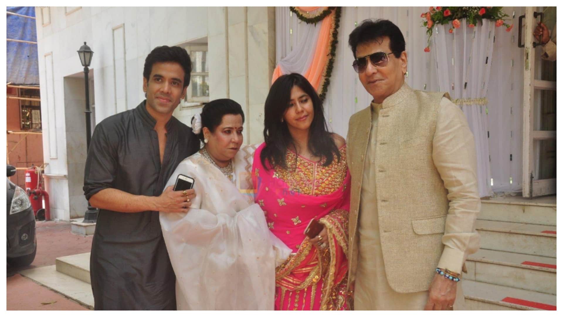 Jeetendra Shobha Kapoor Anniversary: Know about Tusshar Ekta kapoor parents love story and marriage