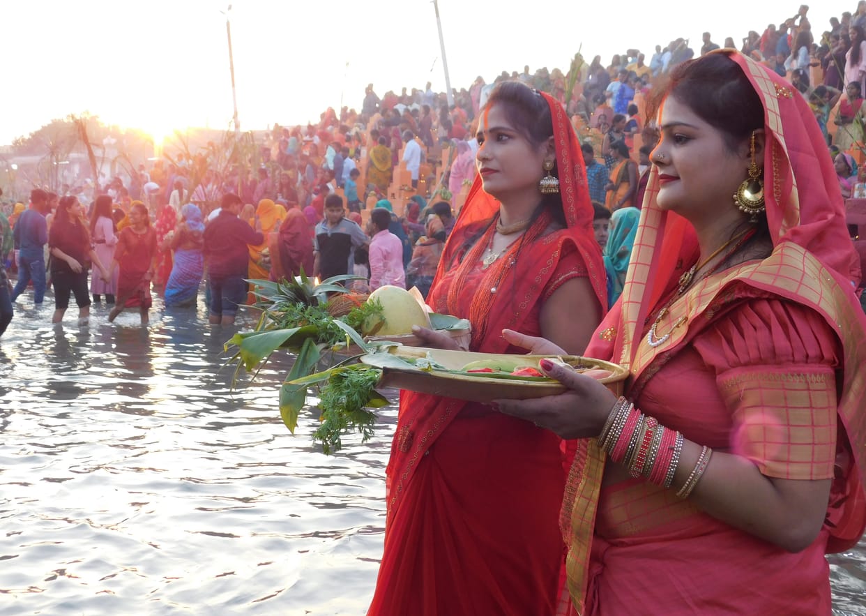 Jode-jode phalva, suruj dev ghatwa pe teevai chadawele ho.