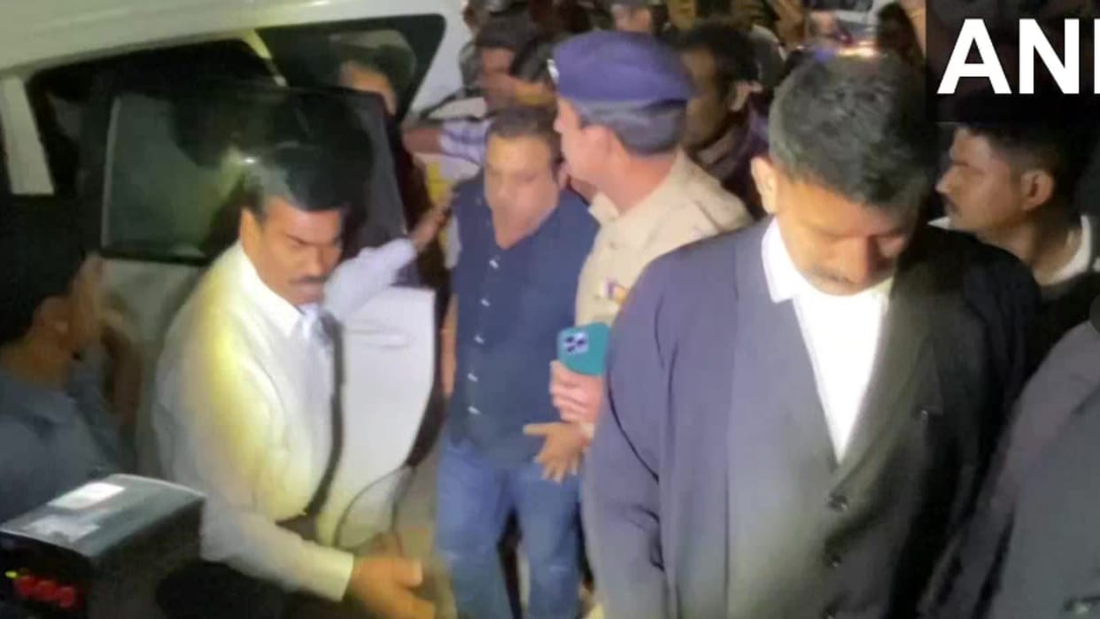MLA poaching case Anti Corruption Bureau court sends three accused to 14 day judicial remand in Telangana