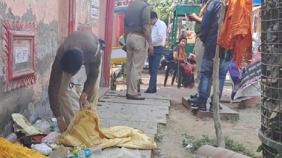 social worker Laxmi Gautam performed the last rites of two women found dead in Vrindavan