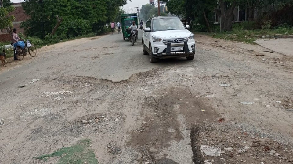 Potholes on the roads from city to village in Agra