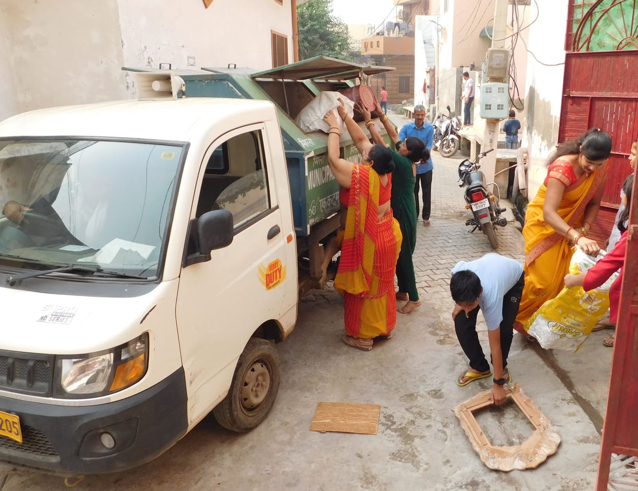 90 tons of garbage picked up from the city, auto tippers reached outside the houses on the 13th day