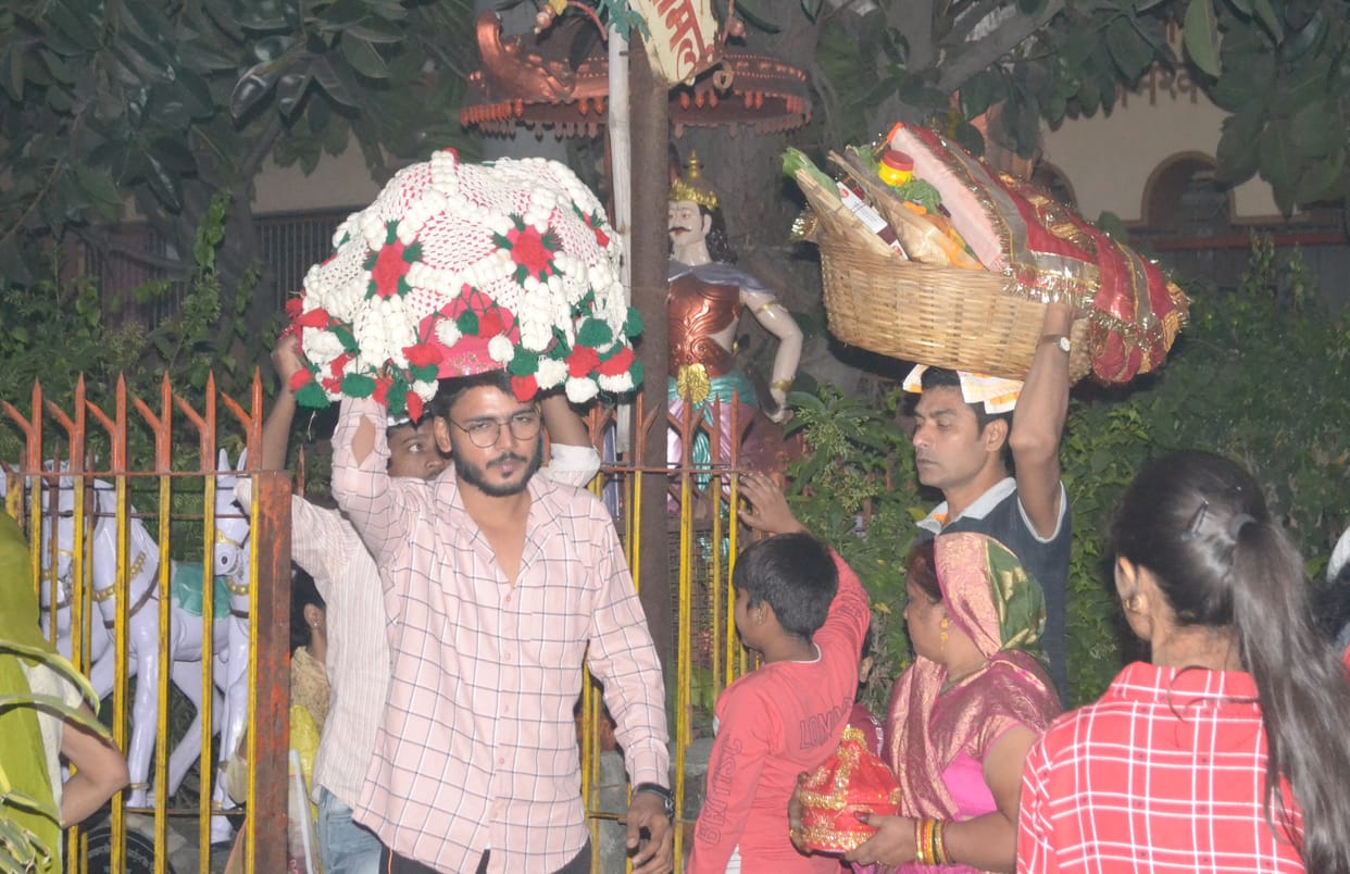 Standing in Yamuna on Chhath festival, offered Arghya to the Sun.