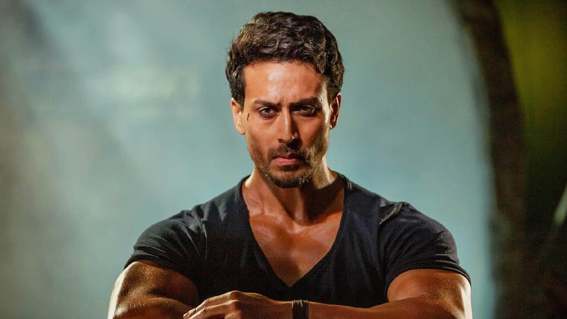 Tiger Shroff breaks his leg while trying to break a concrete wash basin during action scene, share video