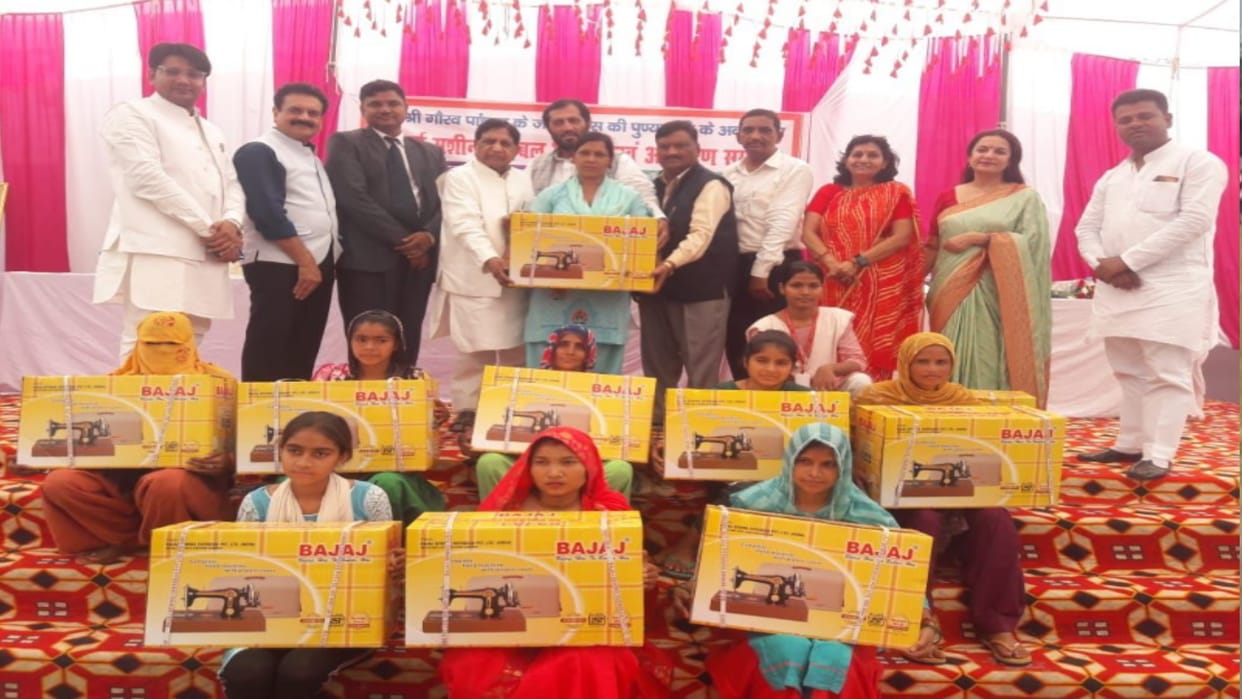 Baghpat: The decoration ceremony took place in Dhanaura College