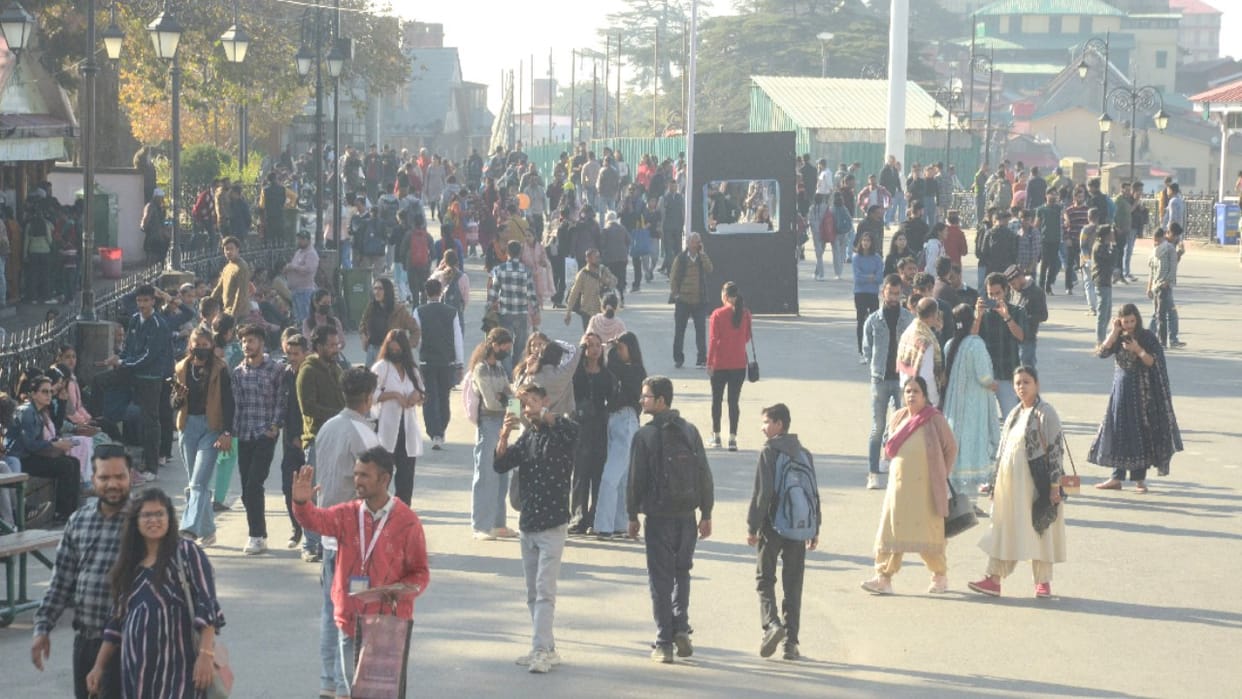Tourist croud In Shimla city on weekends