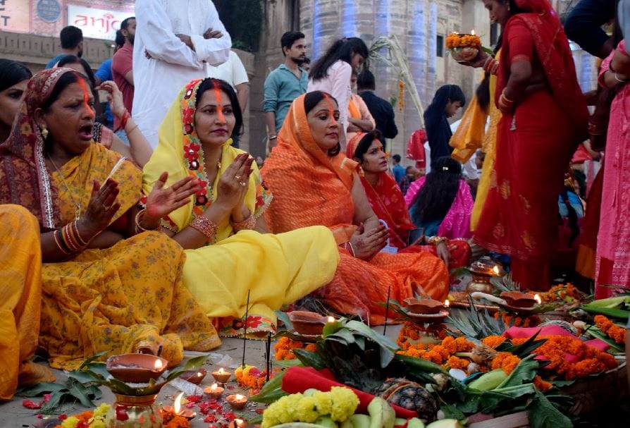 Chhath Puja 2022 celebration in Kashi varanasi offered Arghya to setting sun see in  PHOTOS