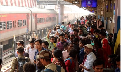 Indian Railway Puja special trains there is huge rush in trains on every route from Varanasi
