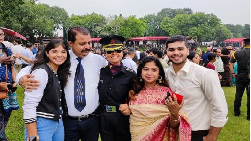 Mansi fulfilled her father dream by becoming a lieutenant in the army