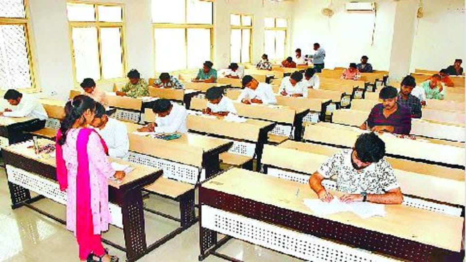 MBBS exam starts scanning of copies done after three hours in Agra University