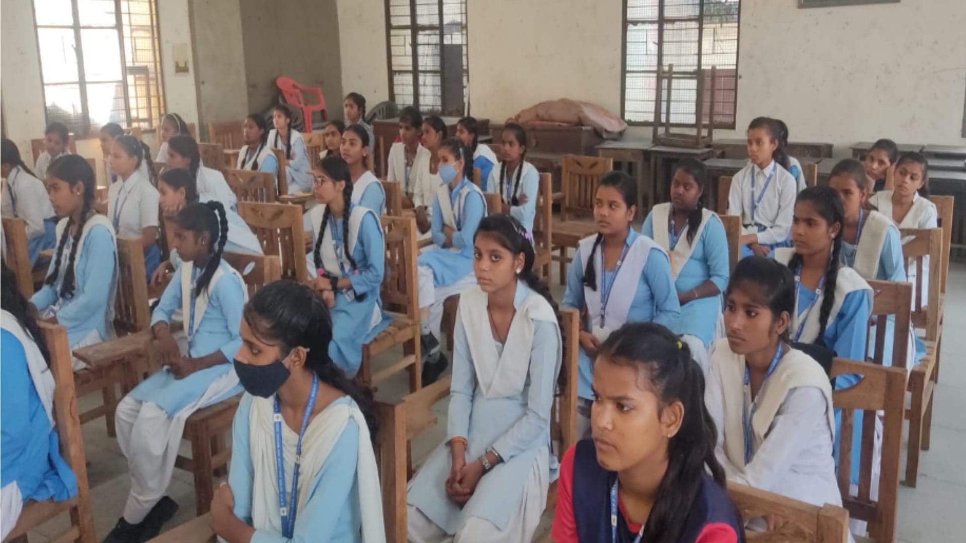 Muzaffarnagar: health advice given to girl students in the Aparajita program