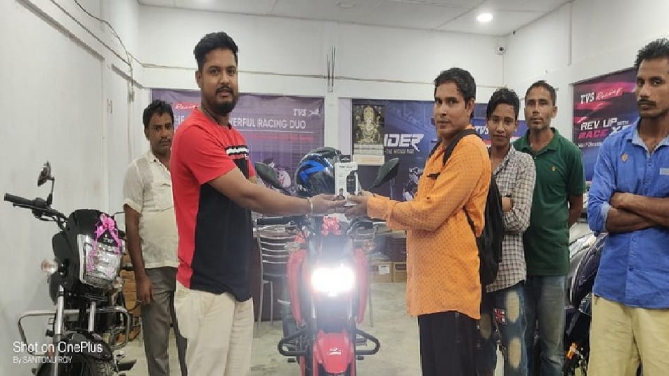 Assam man purchases two-wheeler with sack full of savings in coins