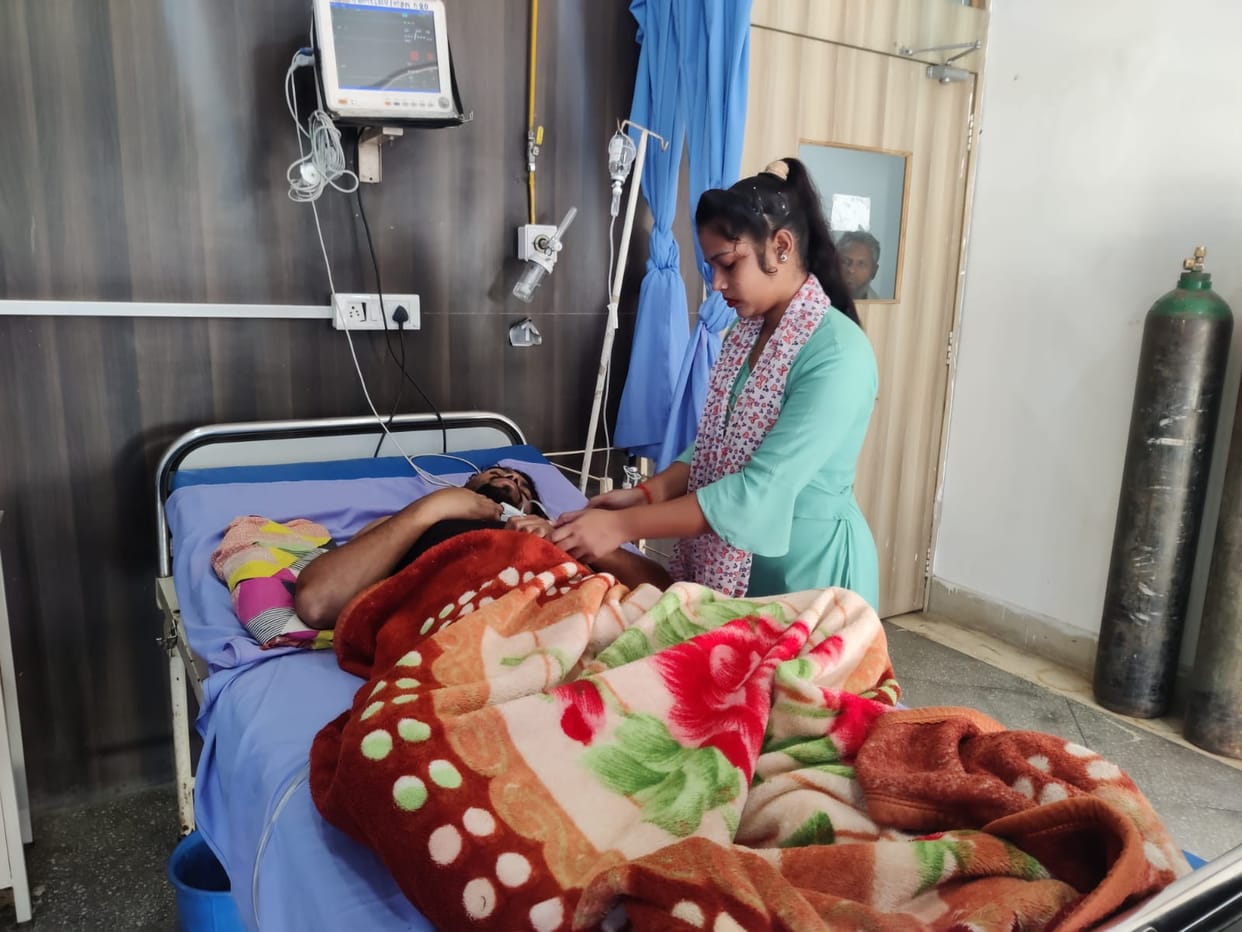 father dies and son injured after  Bike collided with stray animal on NH in bhadohi