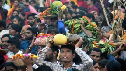 Chhath Puja: The tide of faith rises on the ghats of Ganga-Yamuna to offer Arghya to the rising sun