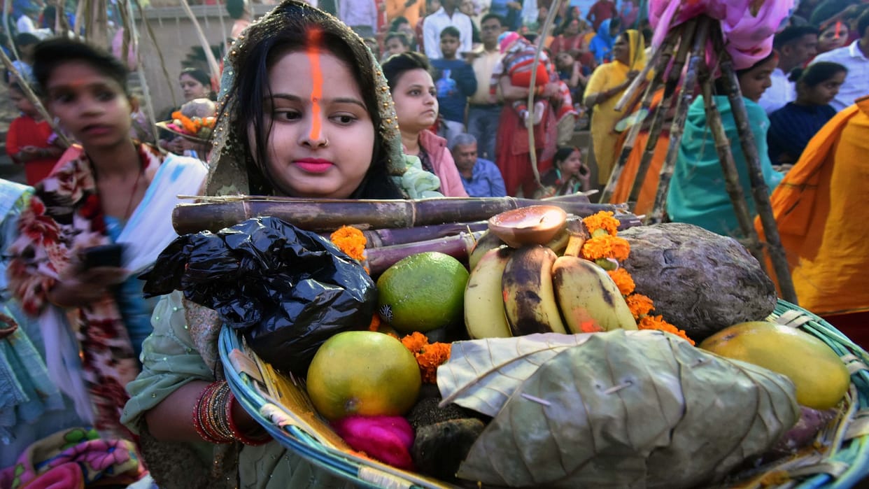 chhath puja 2023 festival chhath vrat pujan vidhi and samgari list in hindi