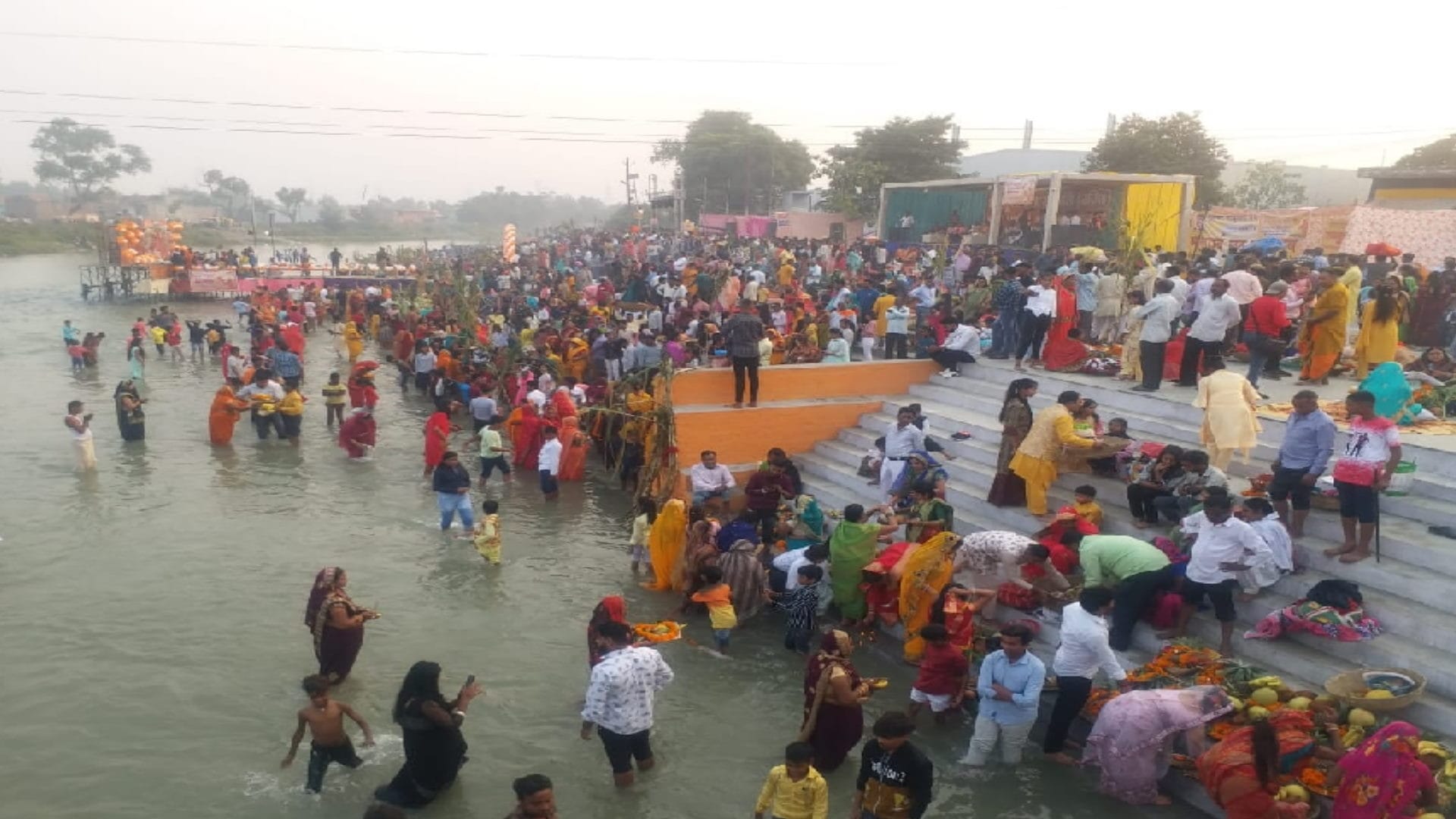 Chhath Puja 2022: After the end of Chhath in West UP, Nirjala fast is opened, chants of Chhath Maiya echoed