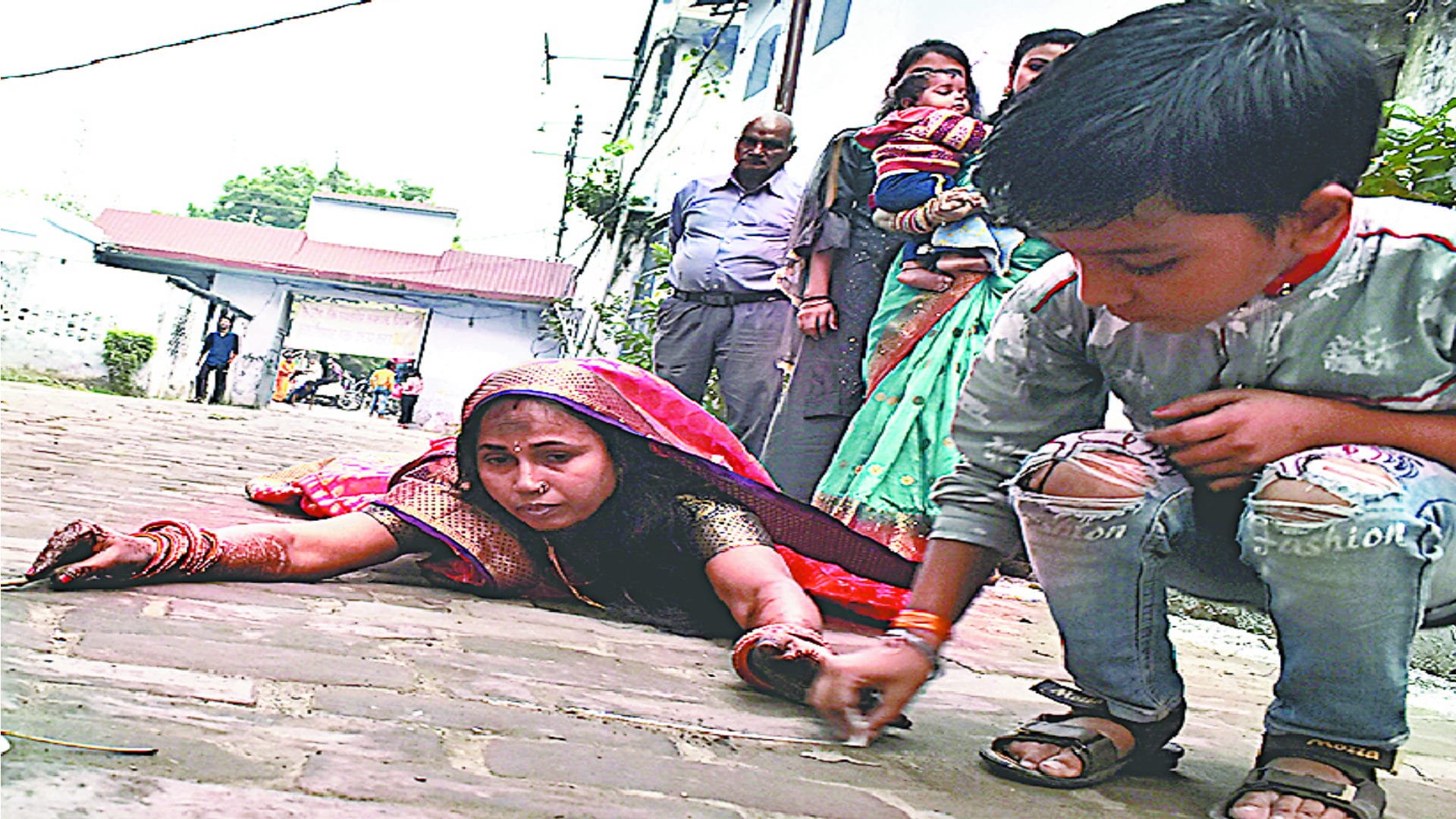 Chhath Puja 2022: After the end of Chhath in West UP, Nirjala fast is opened, chants of Chhath Maiya echoed