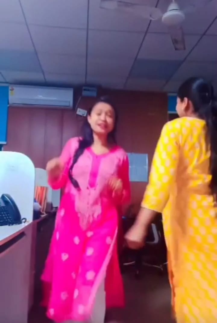Uttarakhand police employees making reels viral in police control room Instead of listening to emergency call