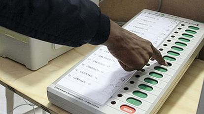 MP Election 2023: मतदान के दूसरे दिन प्रतिशत में आया उछाल, 77 के पार पहुंचा वोटिंग परसेंटेज MP Election 2023: Voting percentage crossed 77 on the second day of voting