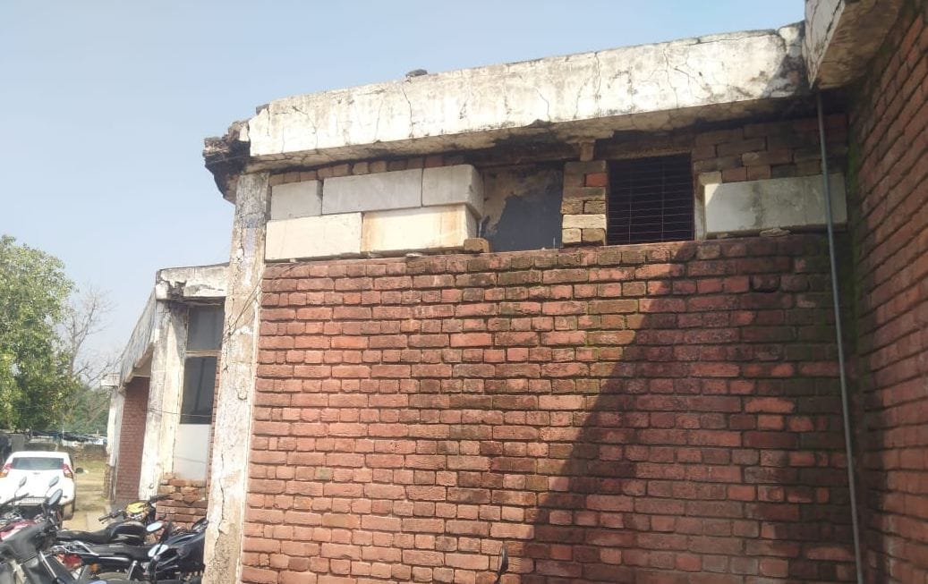 Identification of raw roads, drinking water crisis Bhakli-B, problems not being solved for years