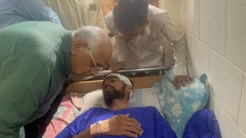 Gujarat CM Bhupendra Patel reaches Morbi Civil Hospital where patients injured in the Morbi bridge collapse