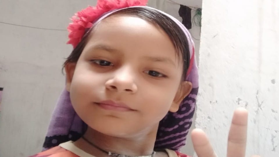 Truck crushes school going girl on Gwalior road in Agra