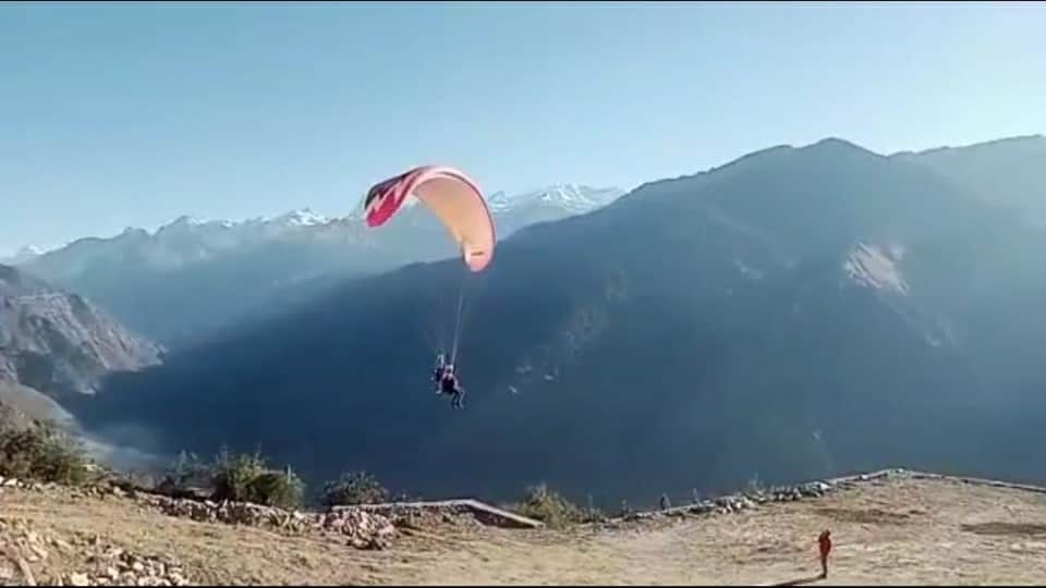 Uttarakhand Tourism news: Now Tourist will be able to see Dayara Bugyal with motor paragliding