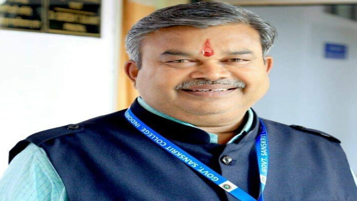 Minister Tulsi Silavat brother Suresh Silavat was removed from post of Additional Director of Higher Education