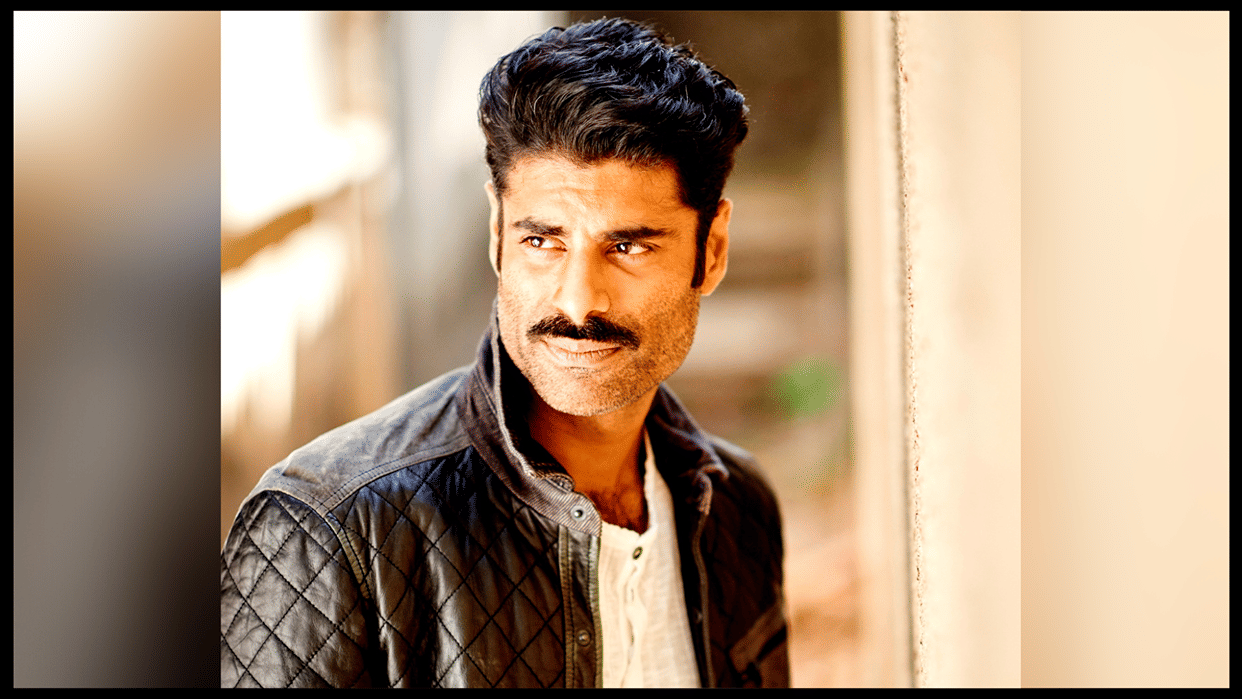 Sikandar Kher Birthday Monica O My Darling Dil Chahta hai Abhishek bachchan Anupam Kirron Unknown facts