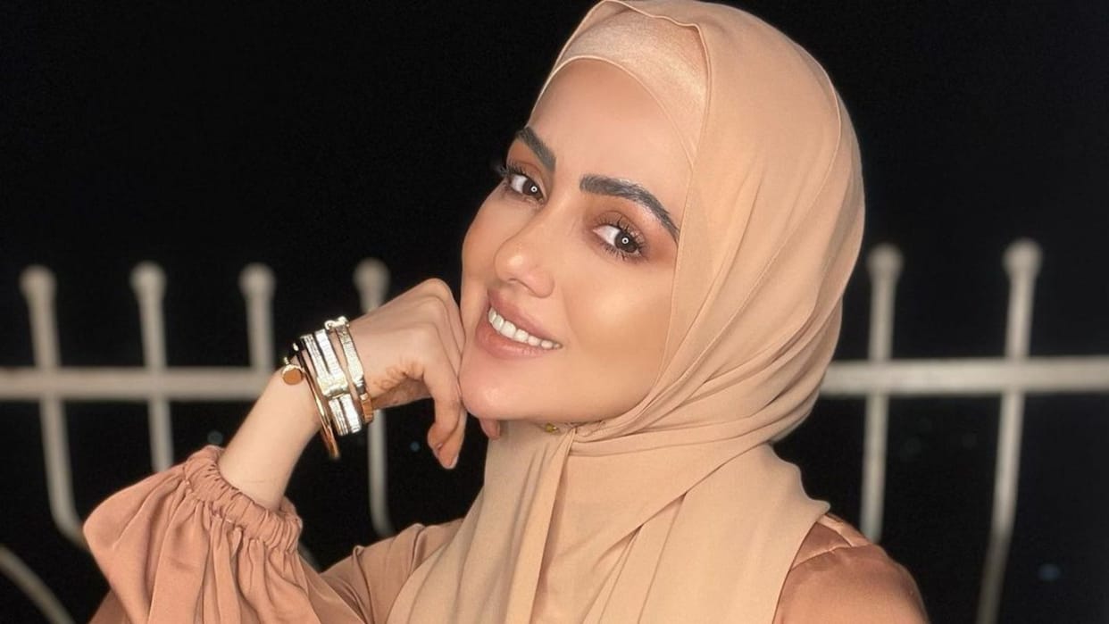 bigg boss fame sana khan revealed why she choose to wear hijab