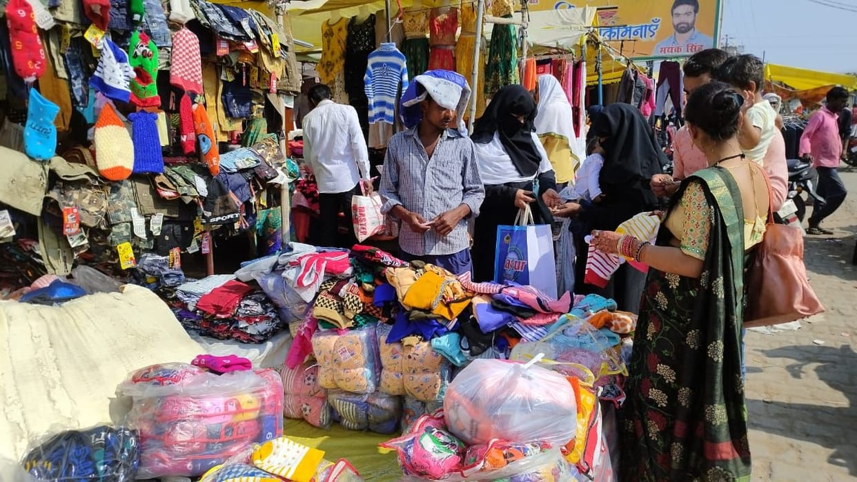 Bardahiya textile market flourished with woolen clothes