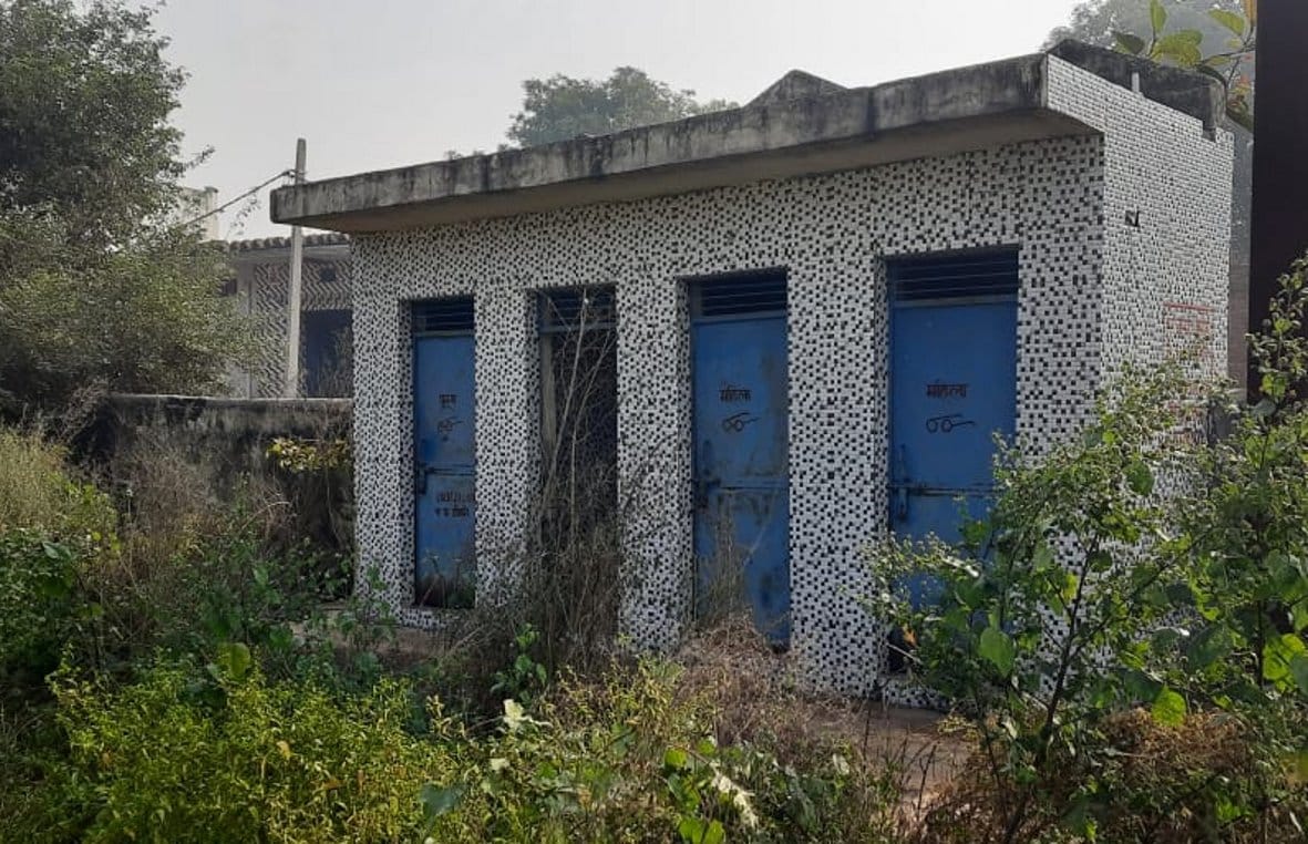 Sulabh toilets made of 25 lakhs are in bad shape in three years