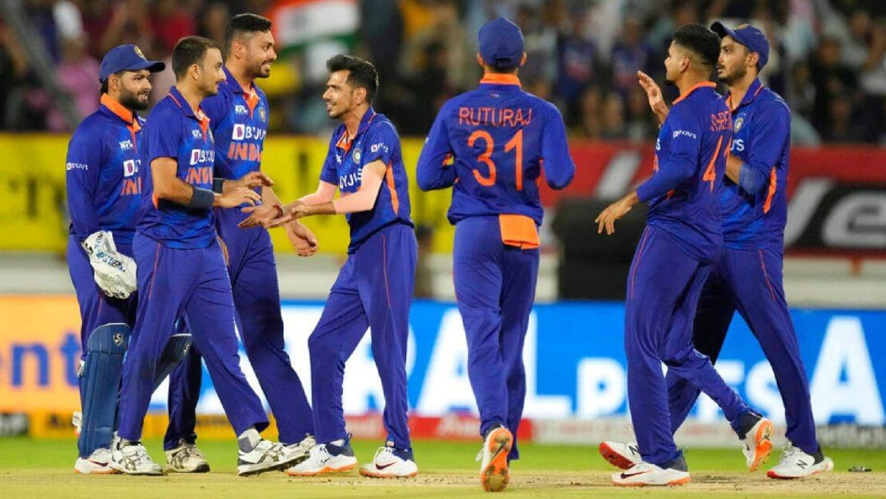 Harbhajan singh said Rohit should leave KL Rahul and Ravichandran Ashwin for Rishabh pant and Yuzvendra chahal