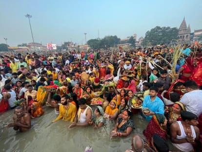 Chhath Puja 2022 in varanasi Confluence of traditions shown at Ganga Ghats of Kashi Arghya t0 rising sun