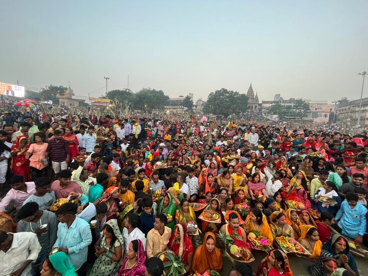 Chhath Puja 2022 in varanasi Confluence of traditions shown at Ganga Ghats of Kashi Arghya t0 rising sun