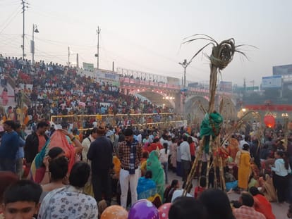 Chhath Puja 2022 in varanasi Confluence of traditions shown at Ganga Ghats of Kashi Arghya t0 rising sun