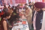 पानीपत। एसडीवीएम सिटी में कौशल आधारित प्रदर्शनी का उद्घाटन करने के बाद अवलोकन करते हुए राज्यपाल