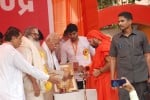 श्रीरामकृष्ण साधना केंद्र, मुरथल में आयोजित कार्यक्रम में दीप प्रज्वलित करते राष्ट्रीय स्वयंस?