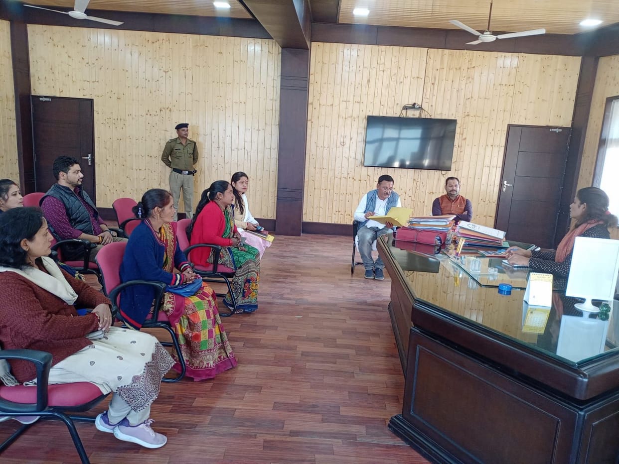 Protest in Jila Panchayat bageshwar